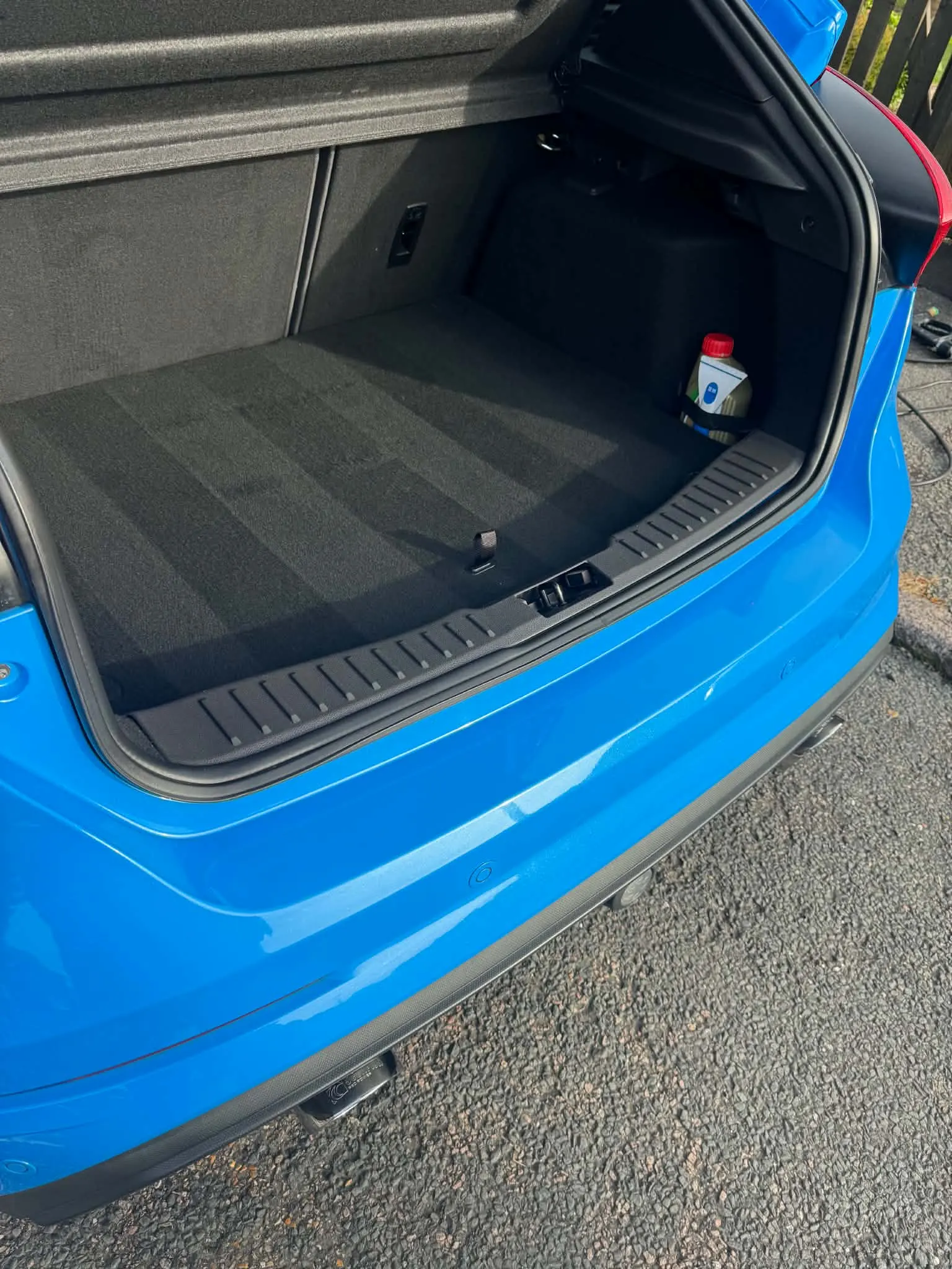 Boot of a nitrous blue Ford Focus RS after full extraction and deep cleaning