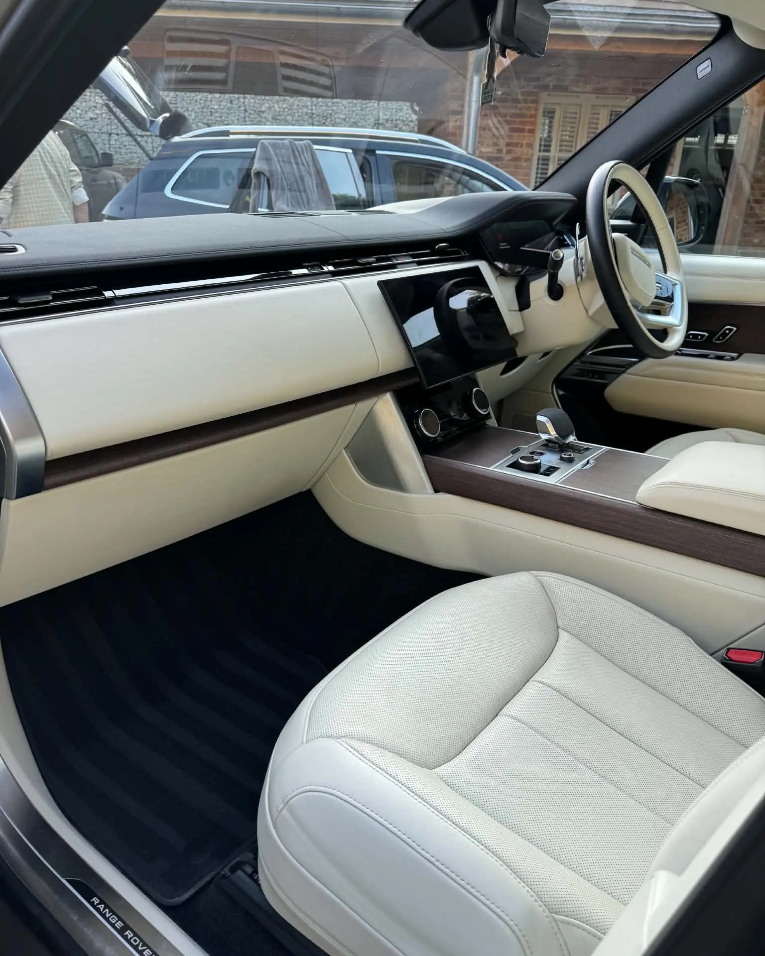 Range Rover — cabin and console after detailing by Ash's Vehicle Valet & Detailing